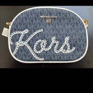 MICHAEL KORS CROSSBODYY!!